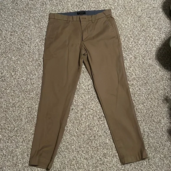 Banana Republic Mason Chino: Dark Khaki